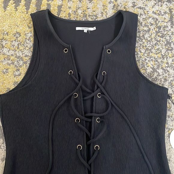 Tularosa size M black ribbed bodysuit with lace up front NEW - Picture 2 of 15